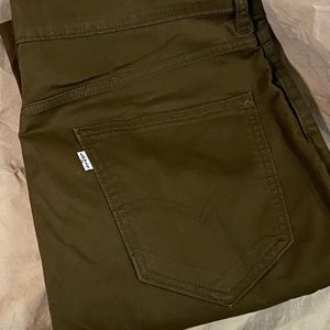 Like new brown Levi’s Chinos